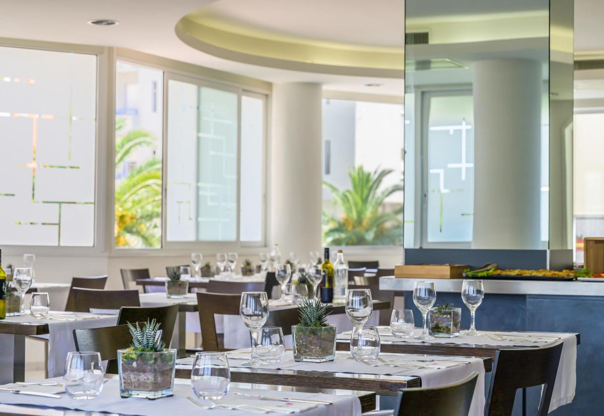 Acapulco Hotel